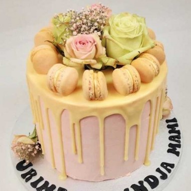 Rose Maccaron Torte