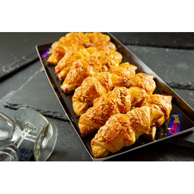 Schinkenkäsegipfel mit Schinkenrolle gefüllt und Käse bestreut-Creabeck Sins, Zug und Cham