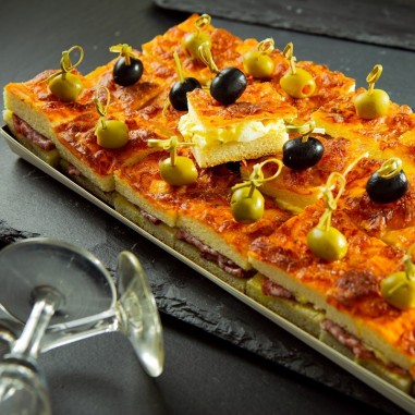Pizzawürfel gefüllt Platte klein