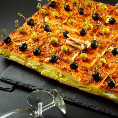 Pizzawürfel gefüllt Platte gross