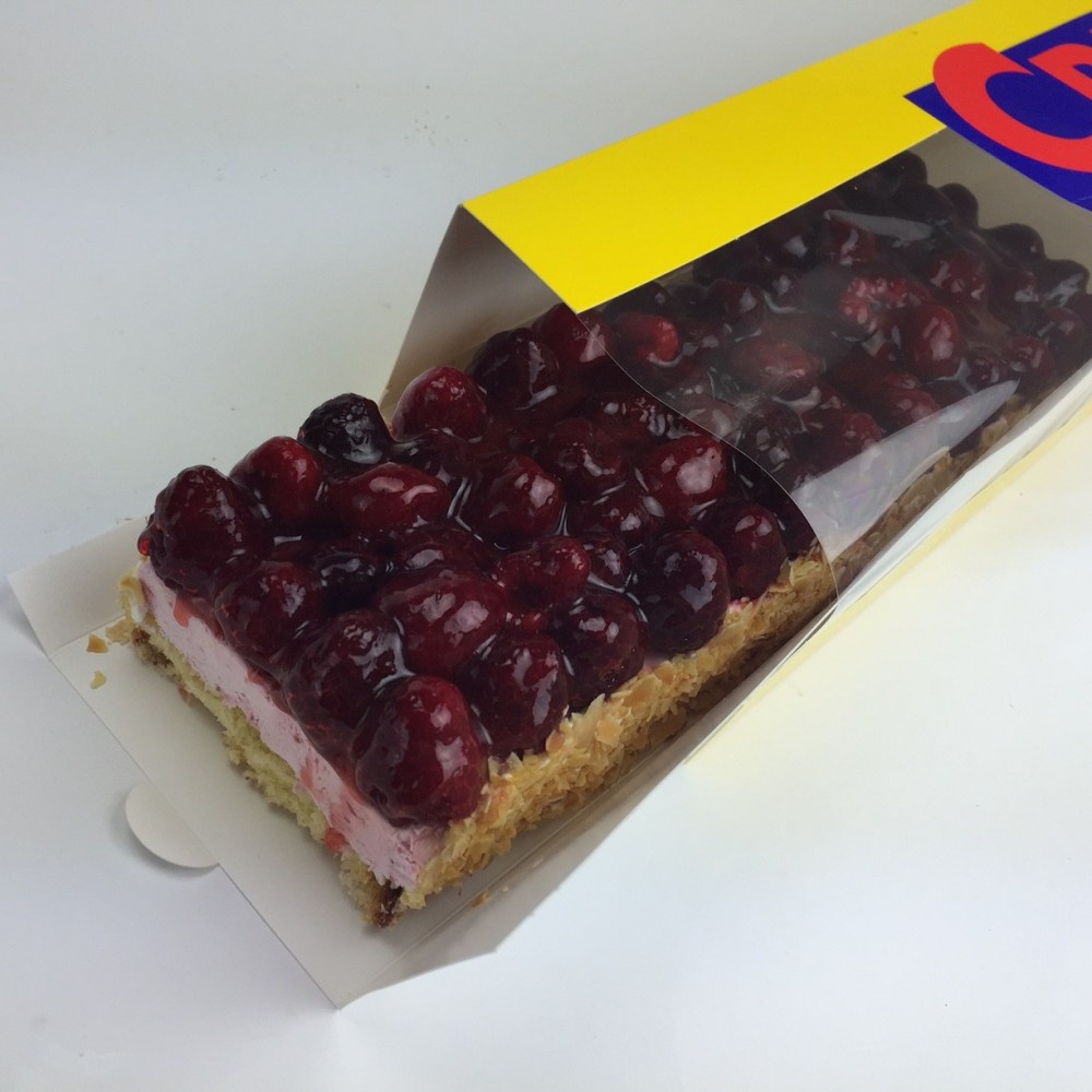 Himbeermousseschnitte am Meter, Partykuchen, Himbeerschnitte Himbeermousseschnitte am Meter, Partykuchen, Himbeerschnitte