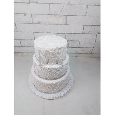 № 1007 Classic Wedding Cake - Mr & Mrs