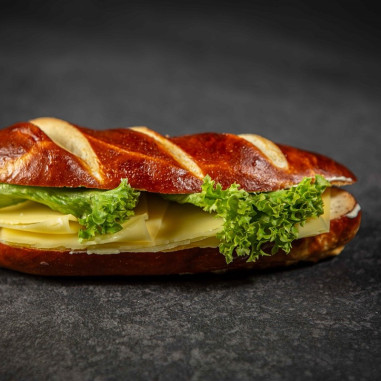 Laugenbaguette mit Käse