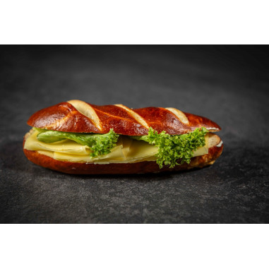 Laugenbrötchen mit Käse