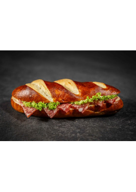 Laugenbaguette mit Salami