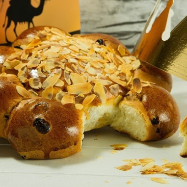 Dreikönigskuchen mit Sultaninen